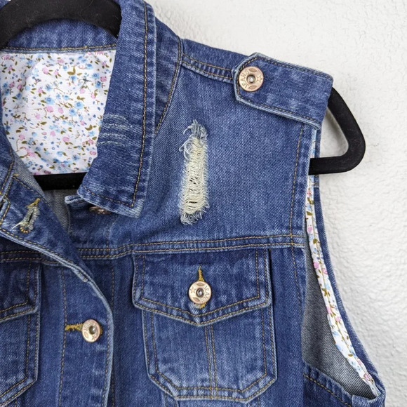 Blue Jean/ Denim Vest Sleeveless Distressed Button Front Size Medium - Picture 2 of 8